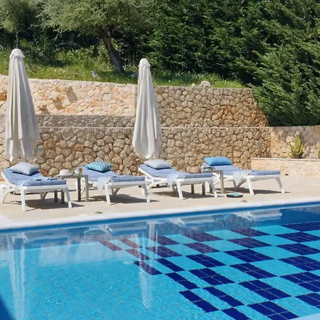 Вилла Iremia, Piscine A Debordement & Vue Panoramique
